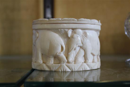 Indian ivory tusk box and cover(-)